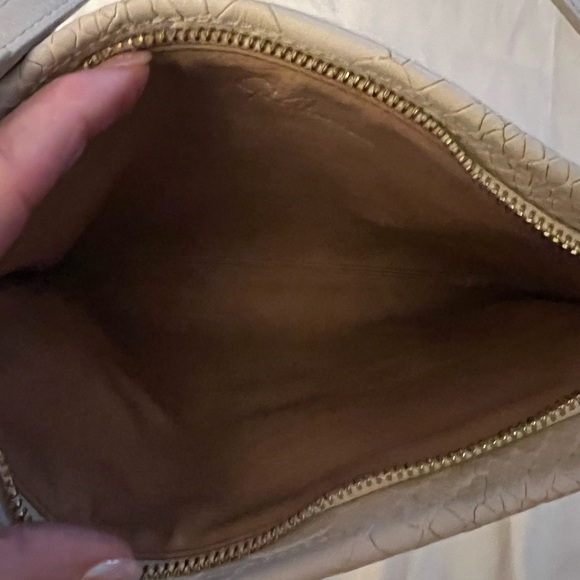 GiGi New York Leather Shoulder Bag Stone Embossed Python Leather Gold Accents - Picture 4 of 5